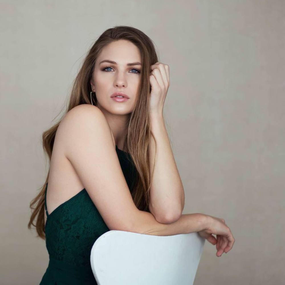 Meet your Posher, Dana